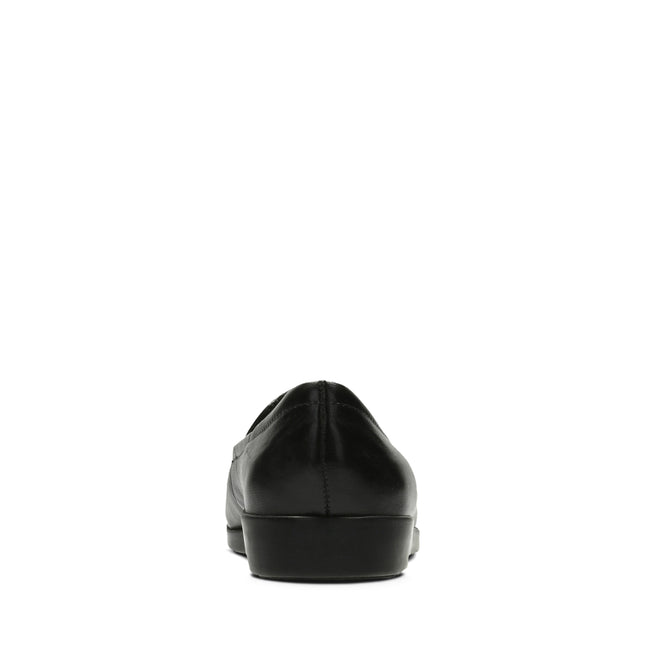 Clarks Women’s Georgia Black Leather Slip-On Loafers – Soft Leather Upper, Cushioned Footbed & Flexible Sole for Everyday Comfort
