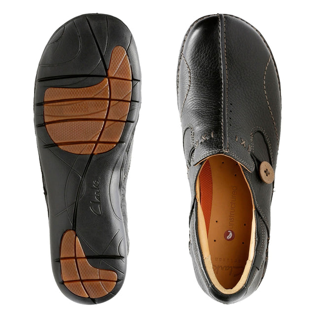Clarks Women’s Un Loop Black Leather Slip-On Shoes – Soft Leather, Cushioned Comfort & Versatile Everyday Wea