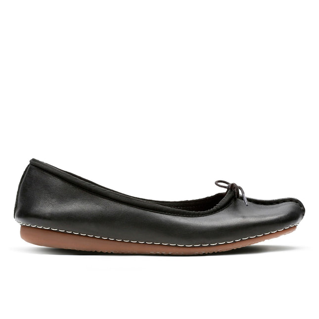 Clarks Women’s Freckle Ice Black Leather Ballet Flats – Soft Leather Slip-On Shoes with Cushioned Footbed & Flexible Rubber Sole