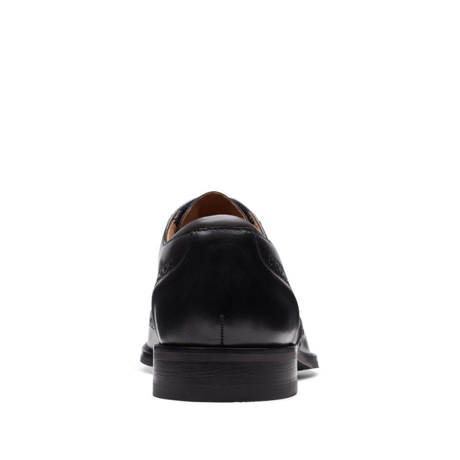 Clarks Men’s Craft Arlo Limit Black Leather Oxford Shoes – Classic Brogue Dress Shoes with Cushioned Footbed and Durable Rubber Sole
