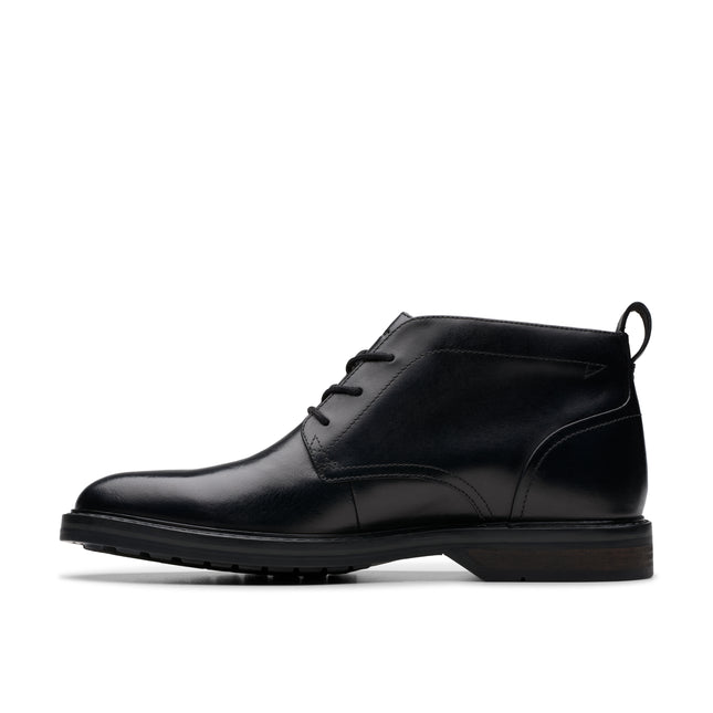 Clarks Aldwin Chukka Black Leather Men’s Ankle Boots – Smart-Casual Leather Boots with Cushioned Comfort & Durable Grip Sole
