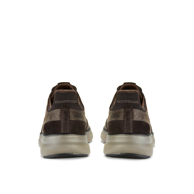 Clarks Men’s Mullan Easy Dark Brown Leather Wide-Fit Lace-Up Shoes – Comfortable Everyday Casual Shoes with CushionMax Comfort & Easy-Entry Design